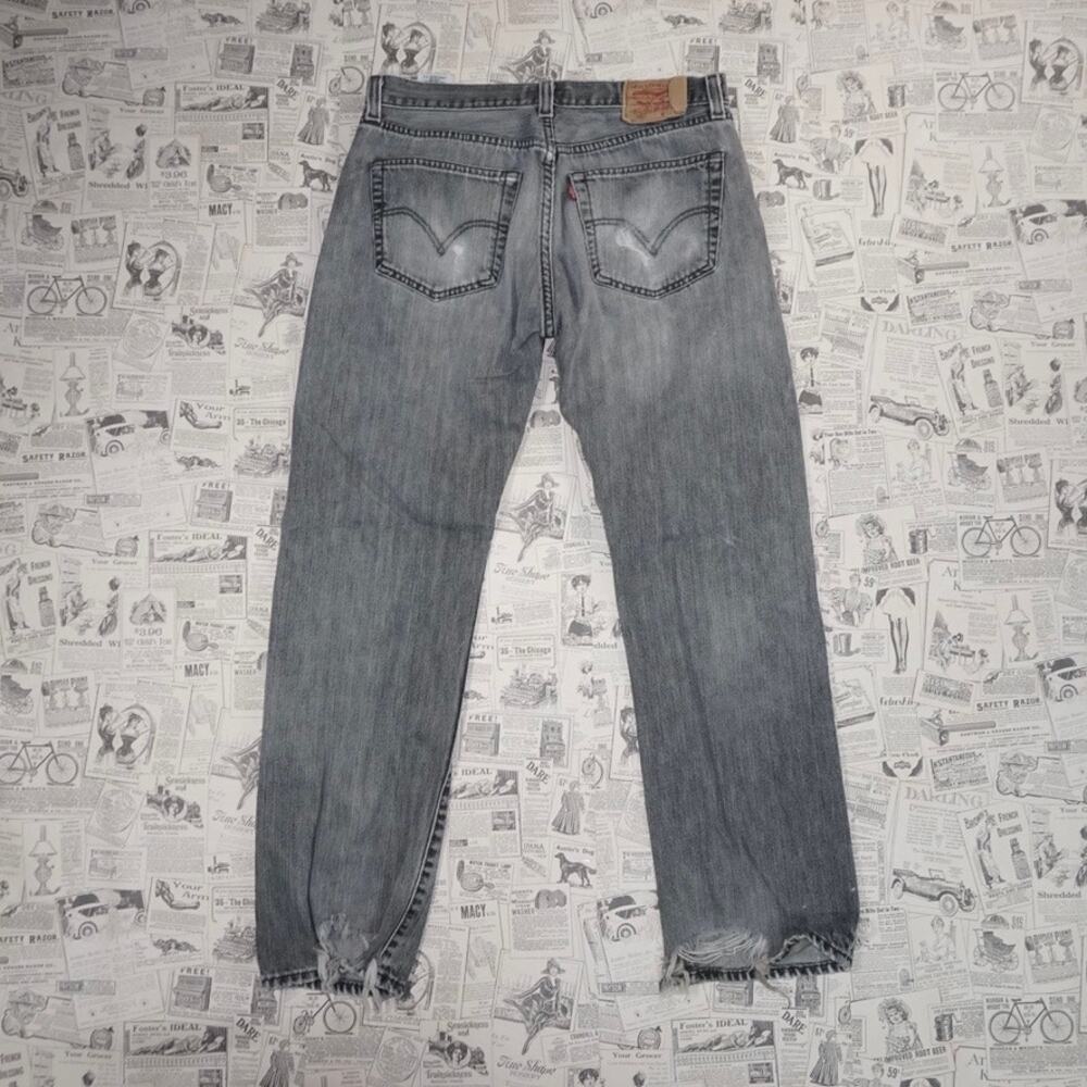 34x32-Vintage Y2K Levi’s 501 slightly distressed faded jeans